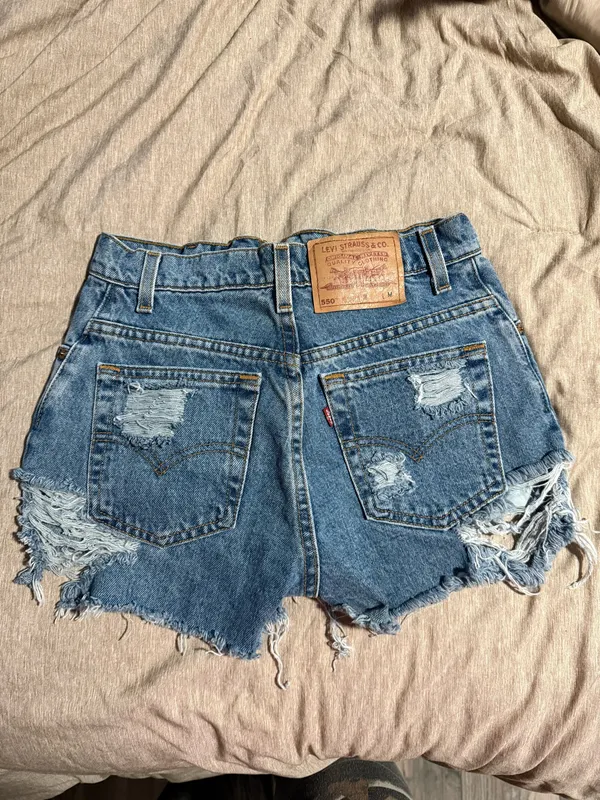 Levi's Buckskin babes vintage shorts - Image 2