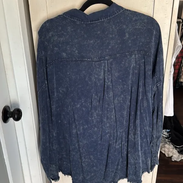 $55 NWT Sewn+Seen denim chambray button up shirt western/rodeo L - Image 5