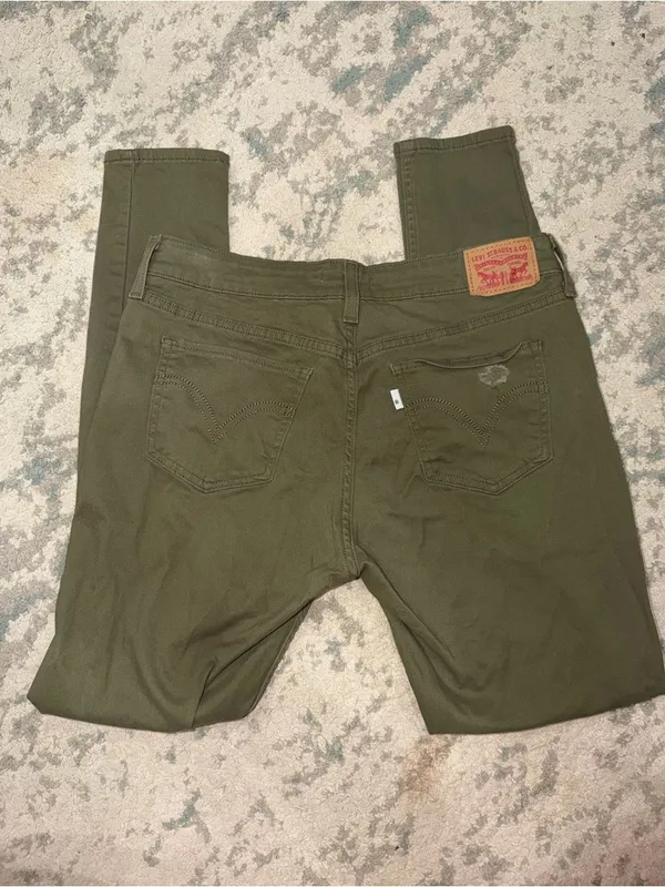 Levi’s 535 Super Skinny Olive Distressed Jeans Women’s Size 31 NWOT - Image 2