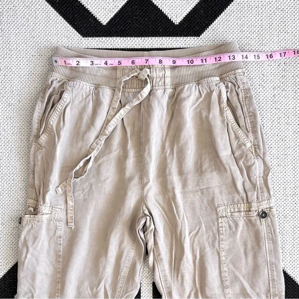 Aerie High Rise Essential Cargo Jogger Pants in Khaki Small - Image 4