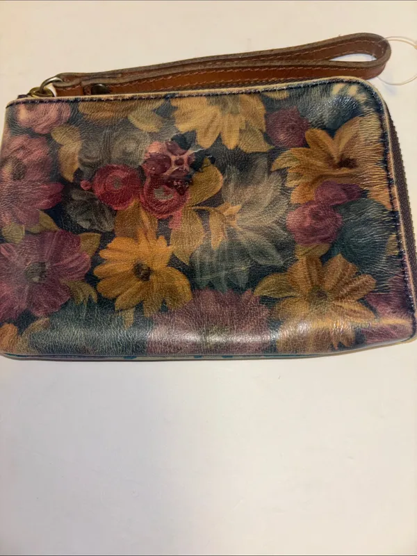 Patricia Nash Mini Wristlet/Clutch Multicolored Floral Leather Design Zip Closur - Image 2