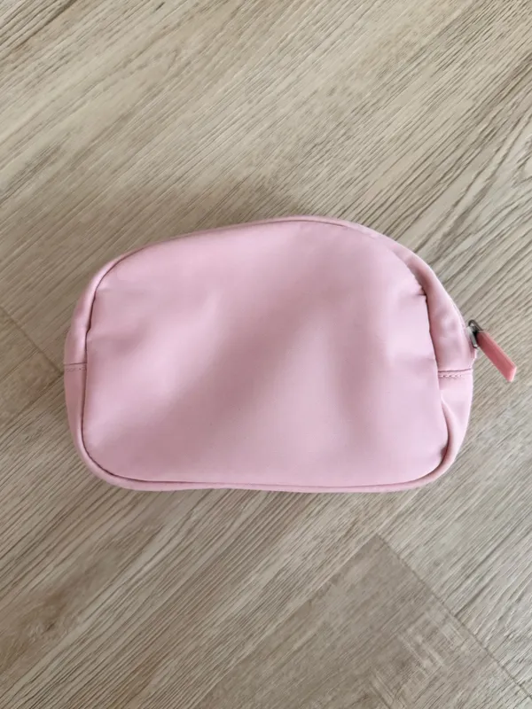 Lululemon City Essentials Pouch Mini 2L - Image 2
