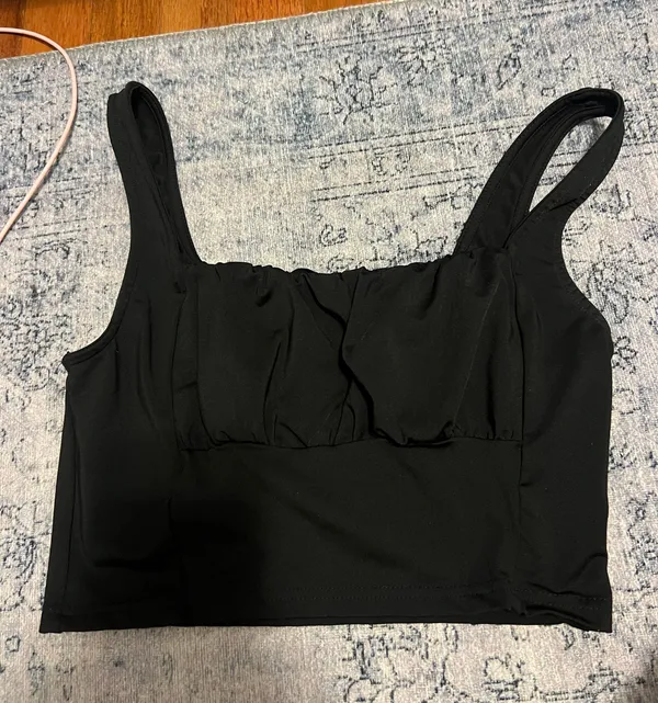 Black Ruched Bust Crop Top - Image 2