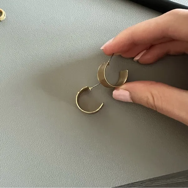 NWOT! Gold Hoop Earrings - Image 3