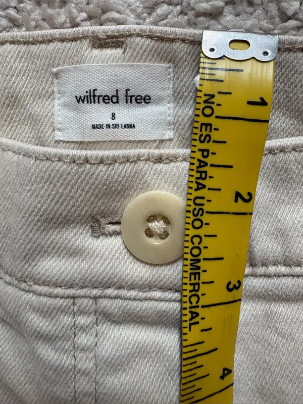 Aritzia Women’s Cargo Pants in Light Beige - Image 10