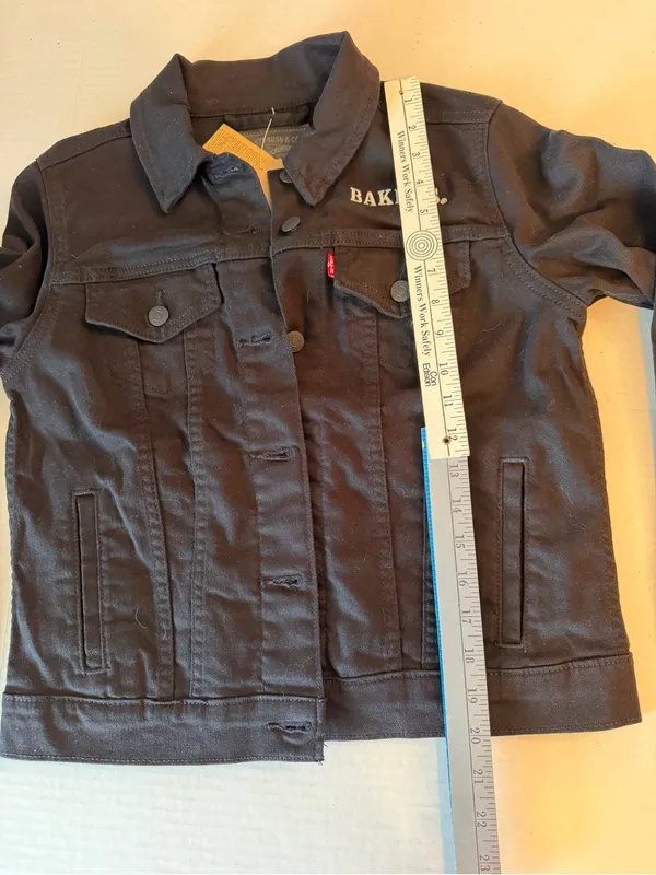 Levi's Black Women's Denim Trucker Jacket size Medium - Image 8