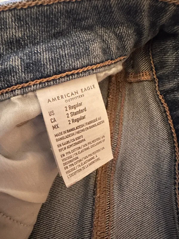 American Eagle Jeans - Image 3