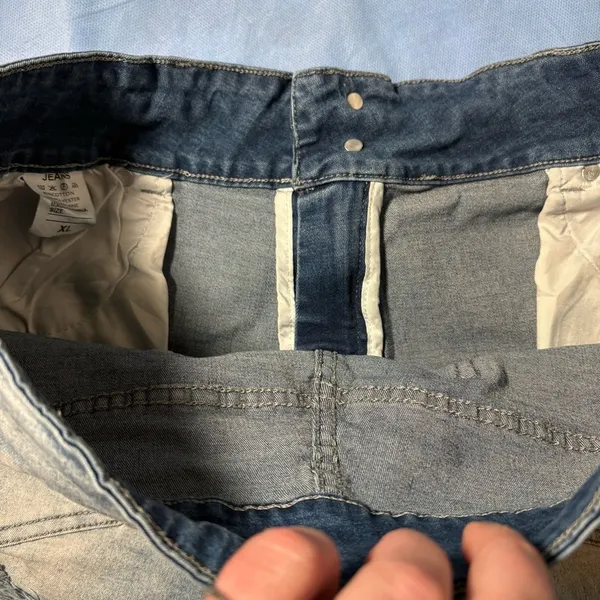Source Unknown Light Blue Frayed Jean Shorts - Image 9