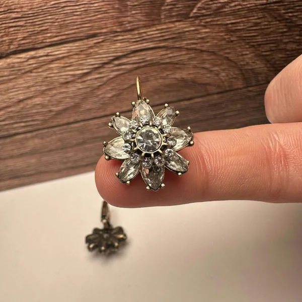 Chloe & Isabel Mirabelle Crystal Flower Drop Earrings - Image 7