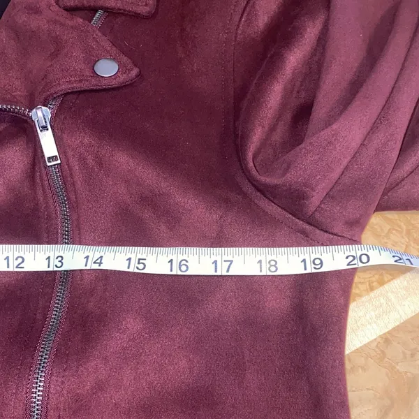Like New! Old Navy Women's Burgundy Velour Faux Suede Moto Jacket Size Large - Image 5