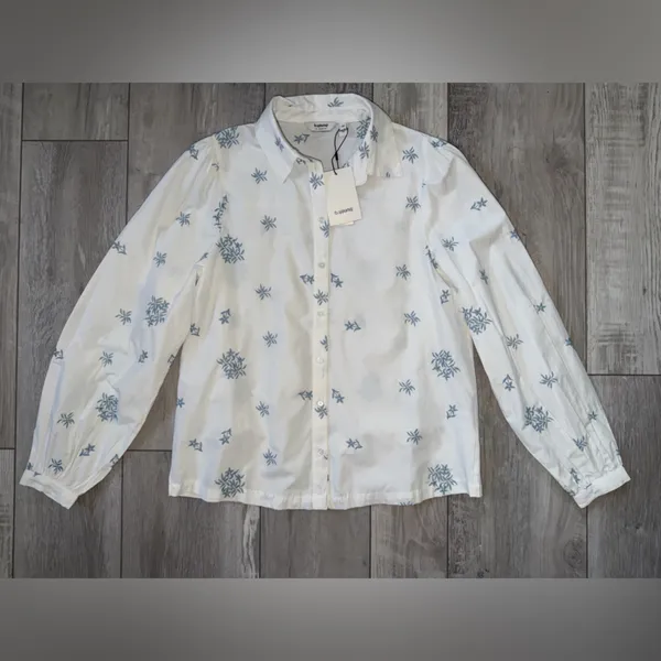 Nordstrom NWT B. Young Hasel Preppy Classic Minimalist Floral Embroidery Button down small - Image 7