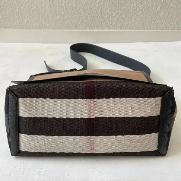 Burberry Messenger Unisex Bag - Image 2