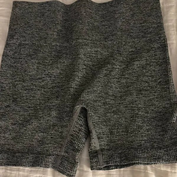 Colsie Spandex Shorts Size M - Image 2