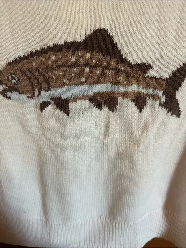 Fish sweatern Hollister Cream trout fish bou Sweater with Brown Fish Graphic XS - Image 4