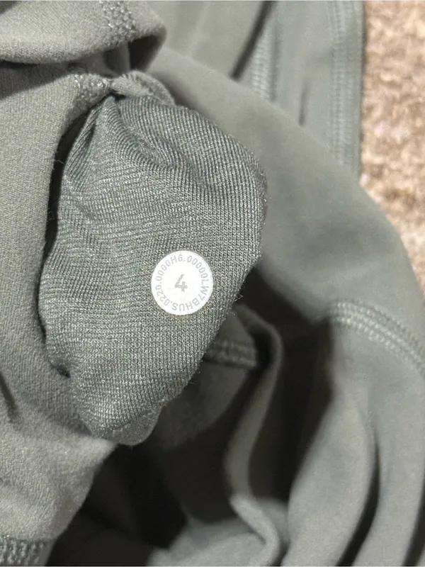 Lululemon Super High Rise Align Short Grey Sage Shorts - Image 3