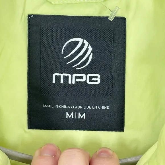 MPG Sport Puffer Vest Women's Size M Neon Yellow Cropped‎ Zip Pocket Athletic - Image 7