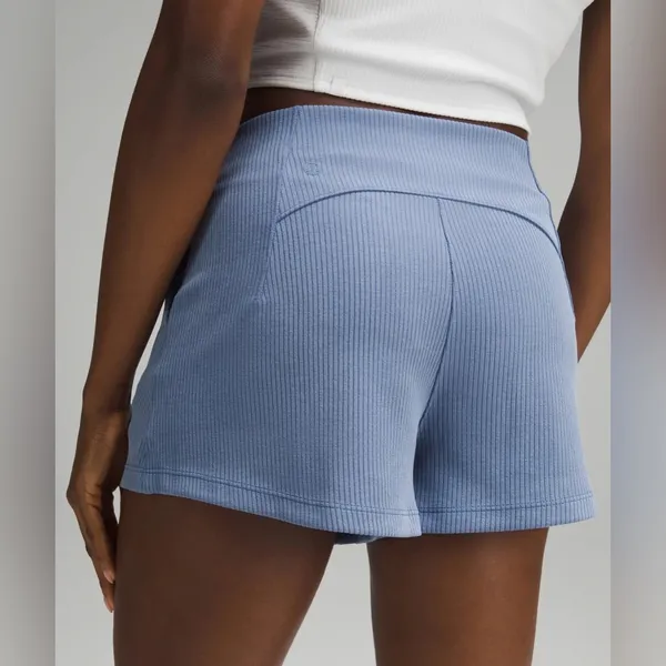 NWT Lululemon Ribbed Softstreme High-Rise Short 2" Size 8 Oasis Blue - Image 4