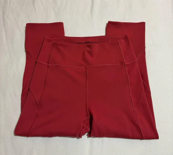 Lululemon In Movement Crop Everlux 19" - Image 3