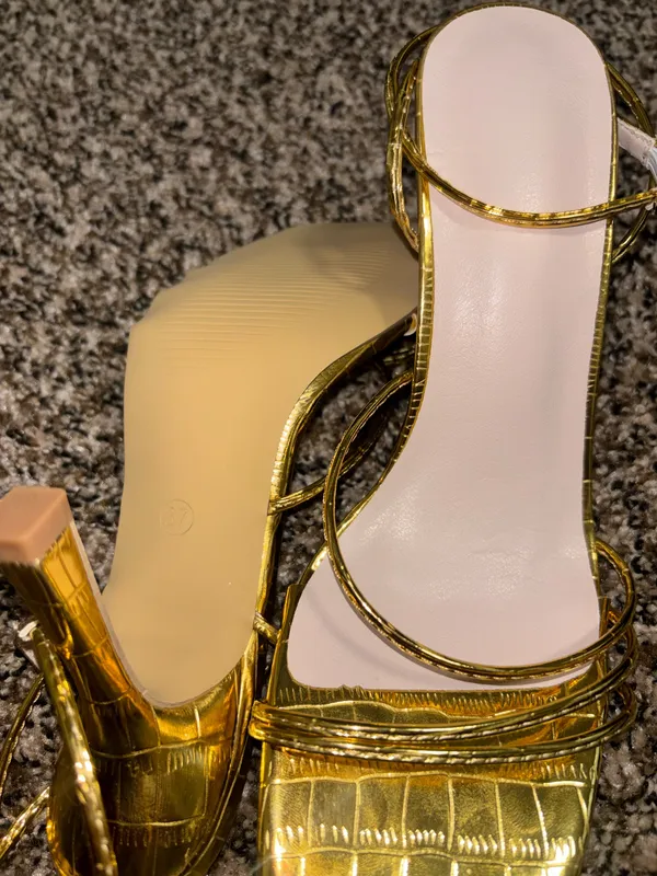 Boutique kitten heels - Image 2