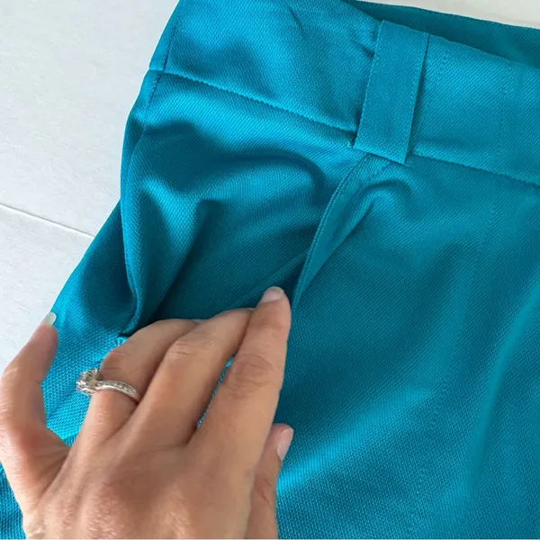 Nike Golf Turquoise Knit Shorts size 6 - Image 2