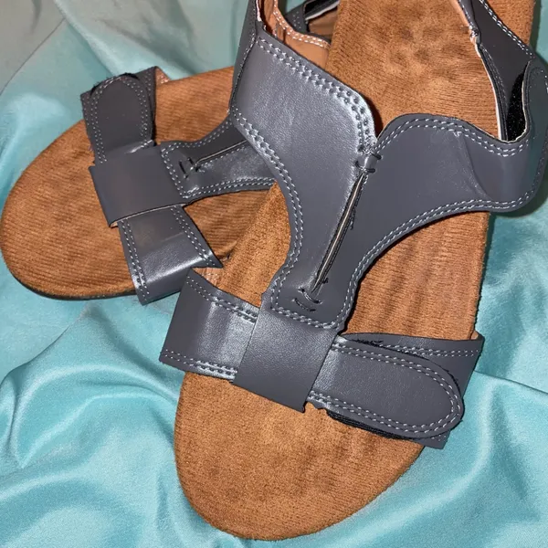 Comfort Sandals Women 9 Grey Adjustable Strap Minimalist Casual - Image 2