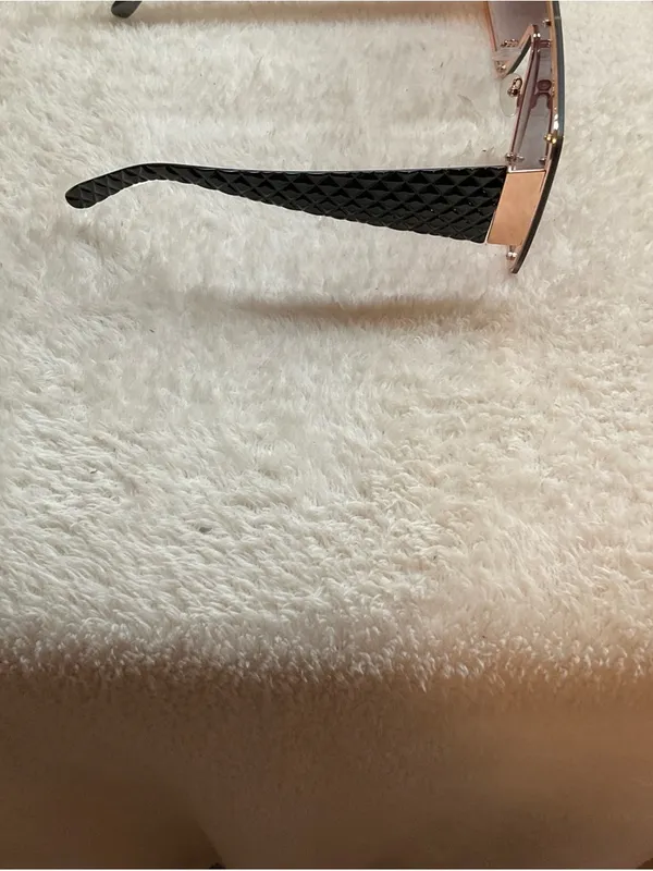 Women's Shield Sunglasses — Gradient Purple Lens - Image 2