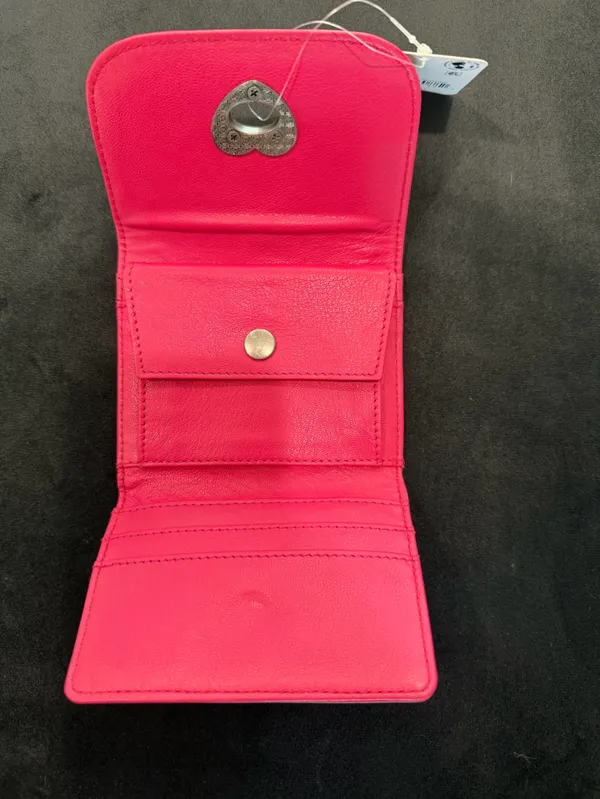 Free People pink lock it up wallet $48 nwt - Image 3