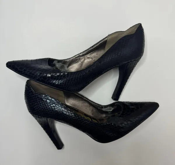 'Sadi' Black Snakeskin Prints Pumps Size 7M - Image 6