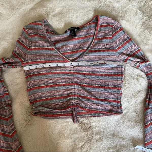 Forever21 bell sleeve 70s style crop top - Image 6