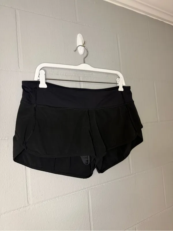 Lululemon Speed Short *4-way Stretch 2.5" in Black Women’s Sz 10 Y2K Activewear - Image 5