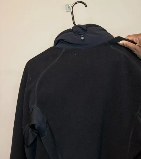 Patagonia Women's Black Fleece R Jacket Coat - Image 5