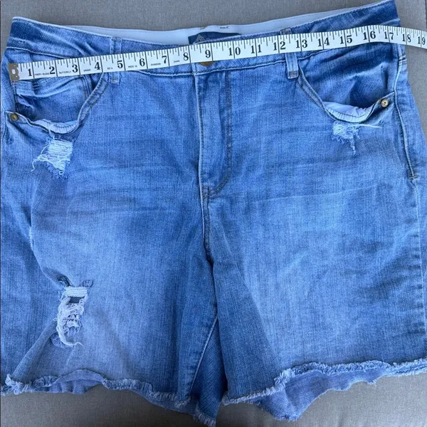 Democracy Blue Distressed Jean Shorts size 14 - Image 5