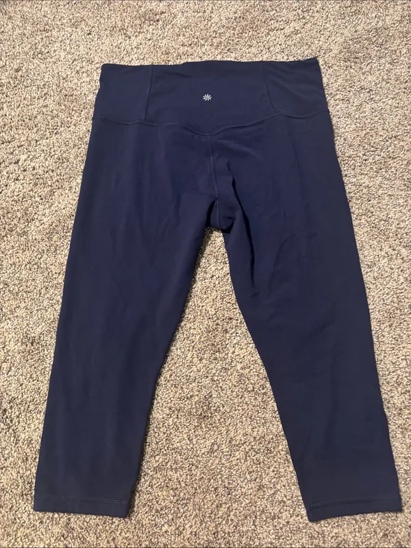 Athleta Ultra High Rise Elation Capri Leggings size large - Image 4
