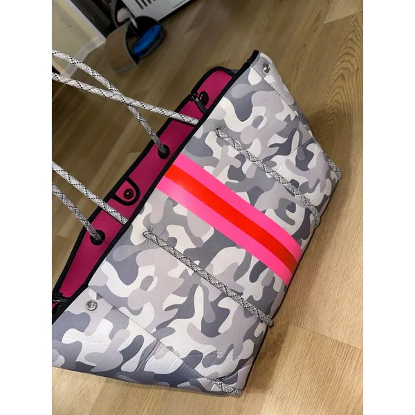 Haute shore grey and pink camo large tote - Image 6