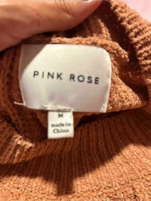 Pink Rose Patchwork Cable Crewneck Sweater in Rust - Image 4