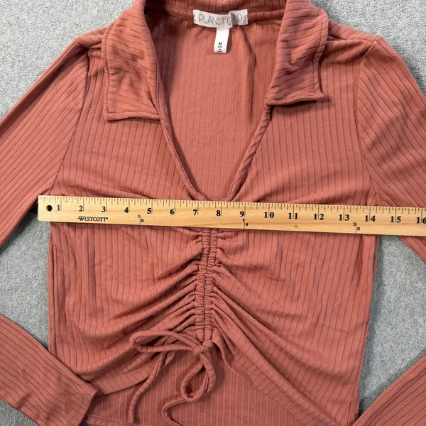 Planet Gold Women's Medium Ribbed Ruched Drawstring V-Neck Long Sleeve Crop Top - Image 7