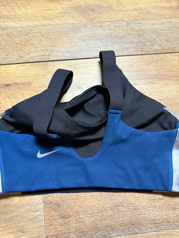 Nike Metallic Sports Bra Size Small - Image 7