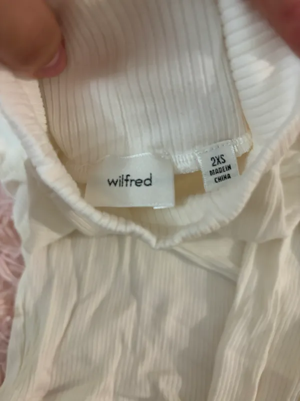 Aritzia Turtleneck Top - Image 4