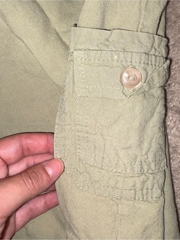 Dress Barn Women's Cargo Shorts in Light Green Size: L - Image 3