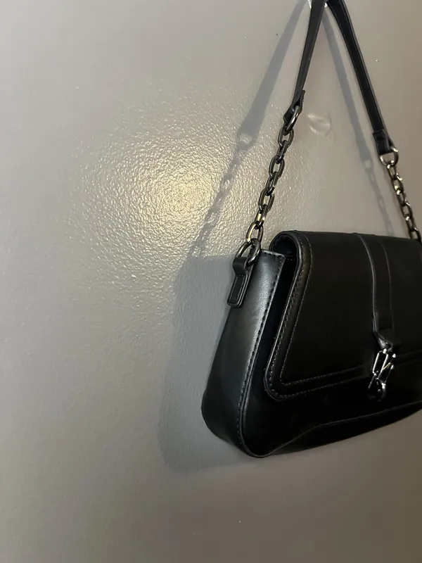 Forever 21 Shoulder Bag Womens Small Black Faux Leather Chain Strap Purse - Image 2