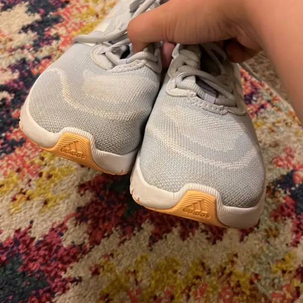 Adidas bounce sneakers 8.5‎ - Image 2