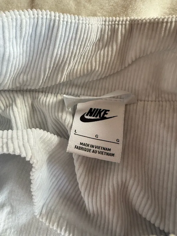 Nike Bomber Women’s Jacket - Image 3