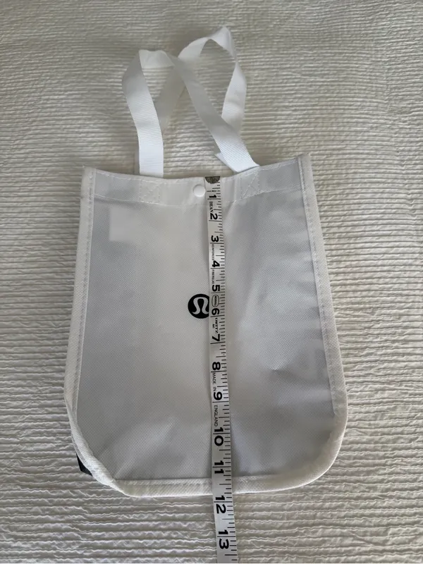 Lululemon empty shopping bag - Image 8