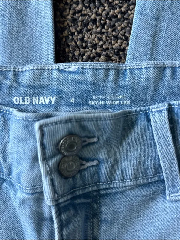 Old Navy Extra High-Rise Sky-Hi Wide Leg Light Wash Jeans - Image 4