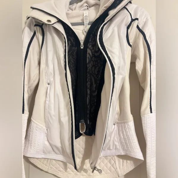Lululemon Run‎ Bundle Up Zip Jacket Cream White Black Lace Retro Luxchange Y2K - Image 9