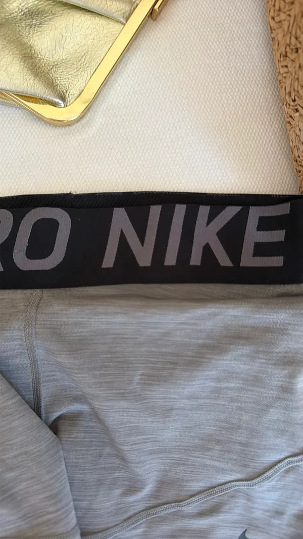 Nike pro - Image 4