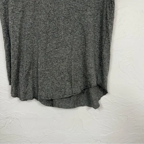 Aritzia Wilfred Grey Scoop Neck Tee Shirt Womens XS Short Sleeve Stretch Basic - Image 4