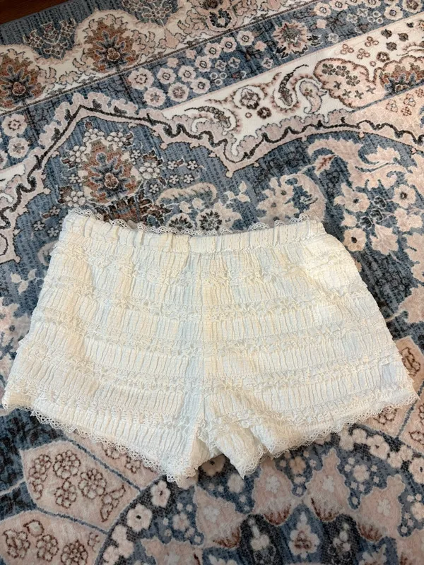 White lace shorts Size M - Image 2