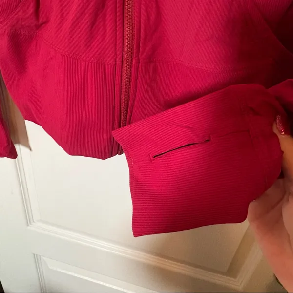 Lululemon In Flux Reversible Hooded Jacket Cranberry Red 8. Preloved excellen5 - Image 5