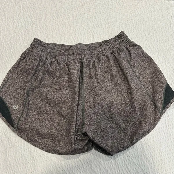 Lululemon gray hotty hot shorts 4” size 6 - Image 3